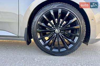 Универсал Skoda Superb 2018 в 