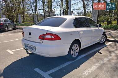 Лифтбек Skoda Superb 2010 в 