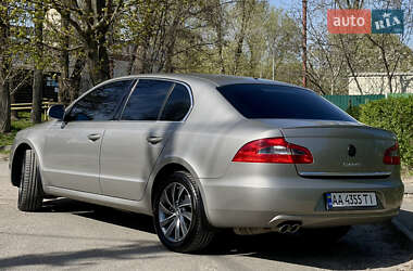 Лифтбек Skoda Superb 2012 в 