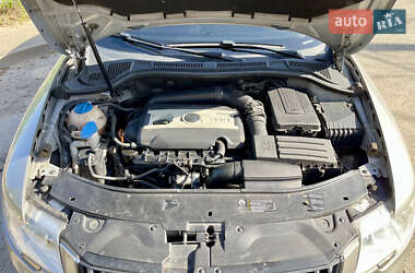 Лифтбек Skoda Superb 2012 в 