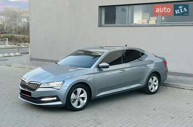 Лифтбек Skoda Superb 2019 в 