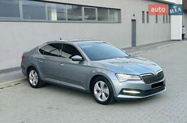 Лифтбек Skoda Superb 2019 в 