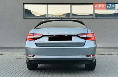 Лифтбек Skoda Superb 2019 в 