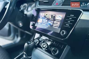 Лифтбек Skoda Superb 2019 в 