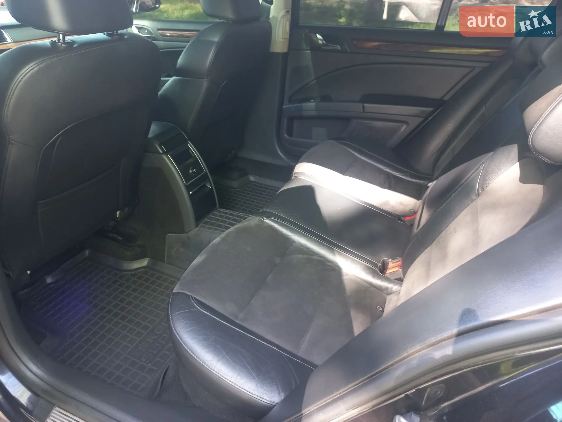 2010 Skoda Superb - мініатюра 9