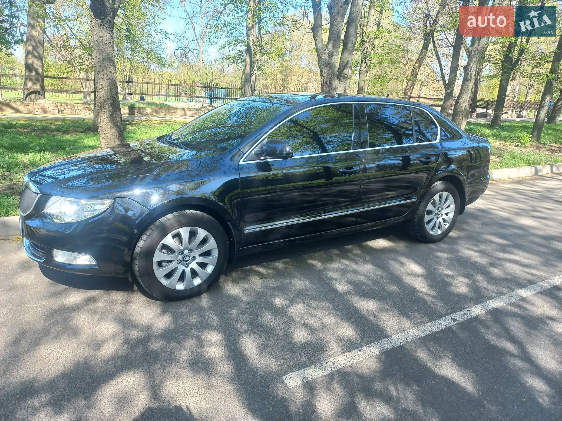 2010 Skoda Superb - мініатюра 2