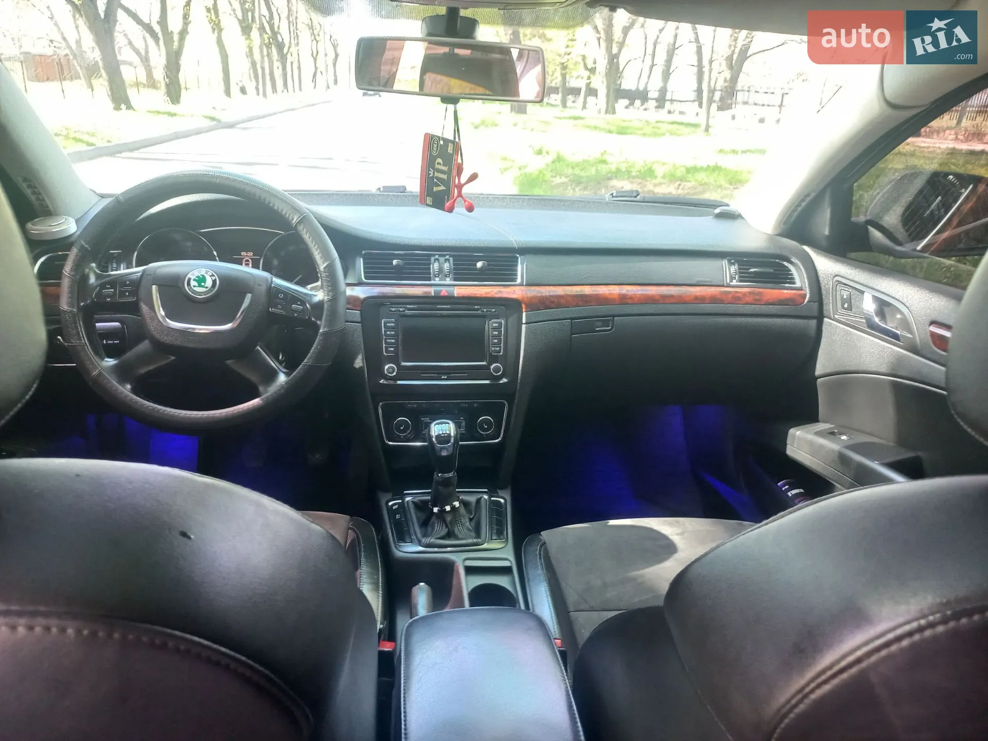 2010 Skoda Superb - мініатюра 12