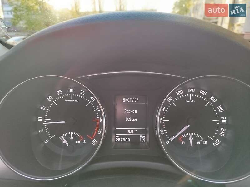 Універсал Skoda Superb 2014 в Охтирці