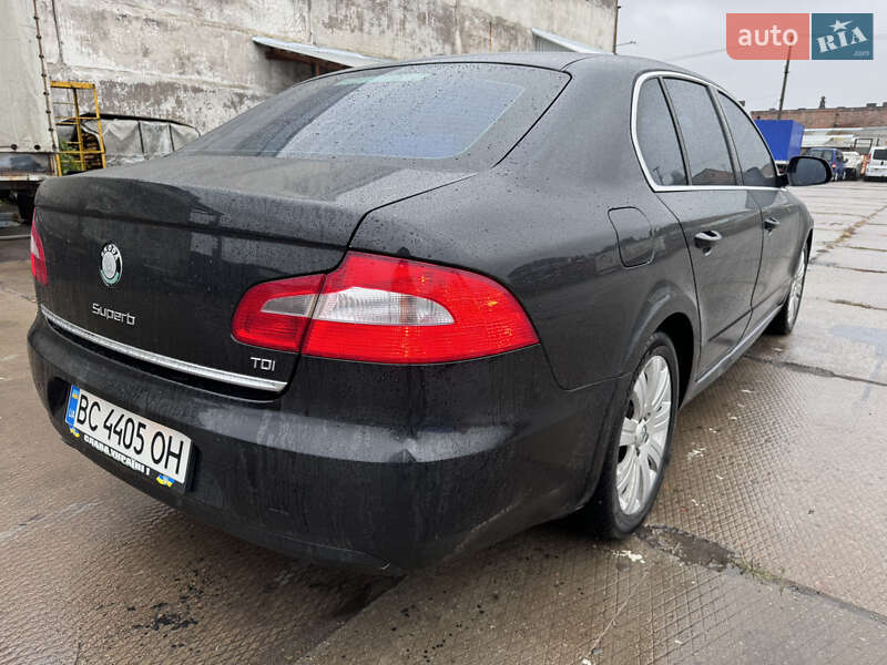 Лифтбек Skoda Superb 2012 в Шептицькому