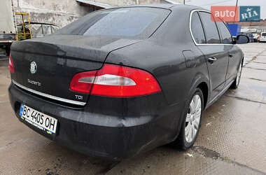 Лифтбек Skoda Superb 2012 в 