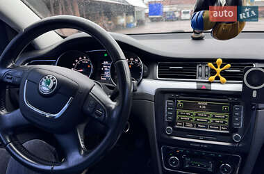 Лифтбек Skoda Superb 2012 в 