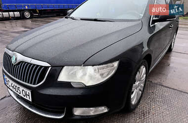 Лифтбек Skoda Superb 2012 в 