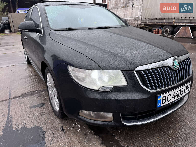 Лифтбек Skoda Superb 2012 в Шептицькому