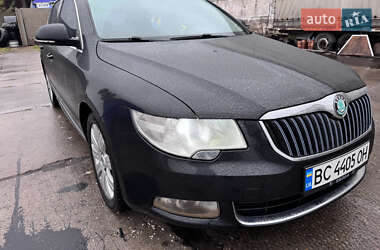 Лифтбек Skoda Superb 2012 в 