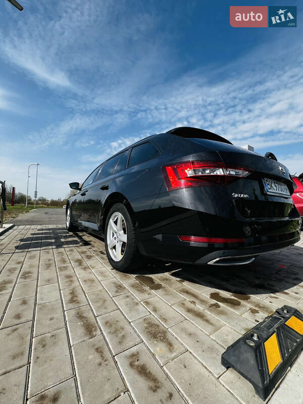Универсал Skoda Superb 2018 в Сарнах