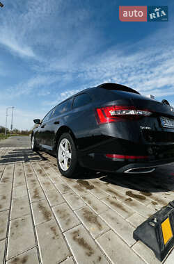 Универсал Skoda Superb 2018 в 