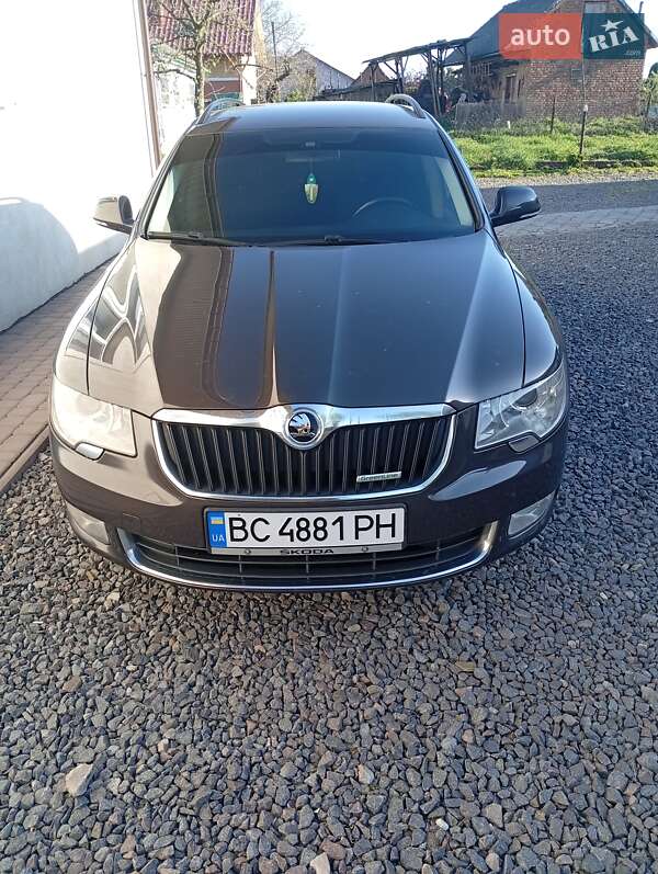 Skoda Superb 2011