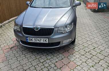 Універсал Skoda Superb 2011 в 