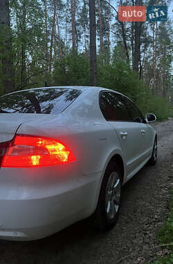 Лифтбек Skoda Superb 2010 в 