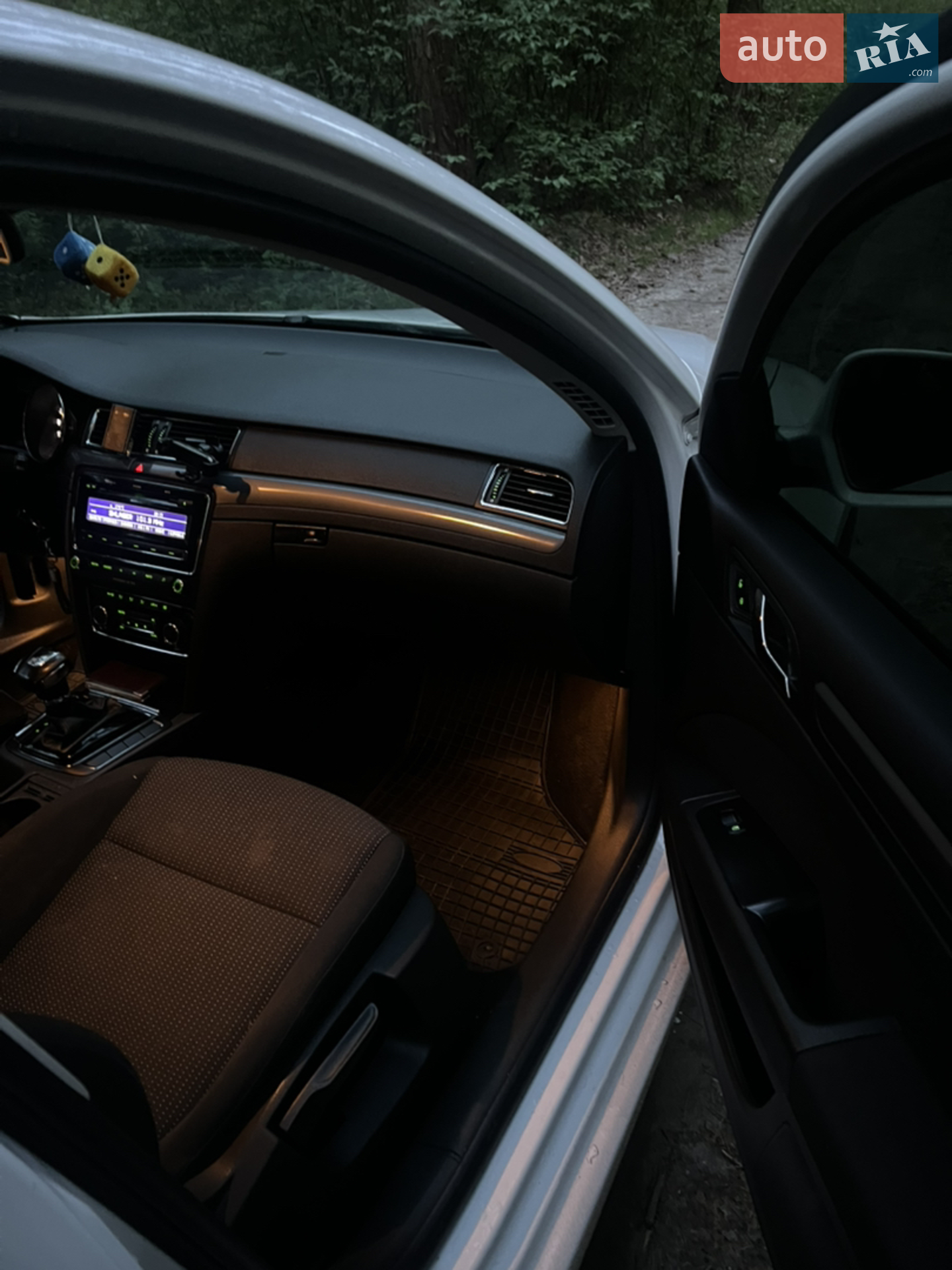 2010 Skoda Superb - мініатюра 21