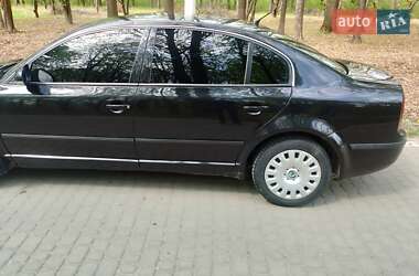 Лифтбек Skoda Superb 2006 в 