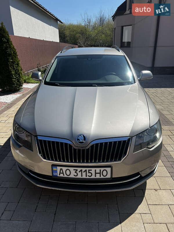 Универсал Skoda Superb 2015 в Мукачево