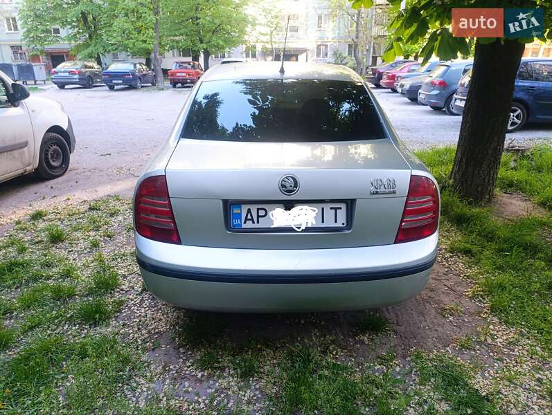 Лифтбек Skoda Superb 2004 в Запорожье