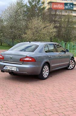 Лифтбек Skoda Superb 2010 в 