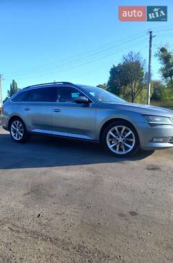 Универсал Skoda Superb 2015 в 