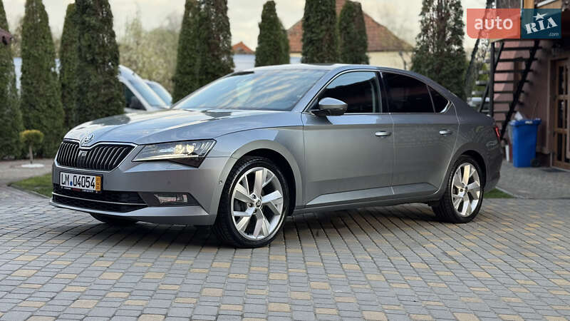Лифтбек Skoda Superb 2019 в 