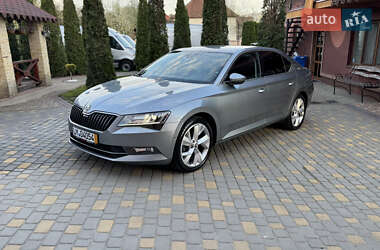 Лифтбек Skoda Superb 2019 в 