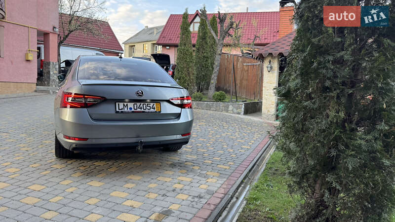 Лифтбек Skoda Superb 2019 в Сваляве