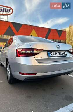 Лифтбек Skoda Superb 2018 в 