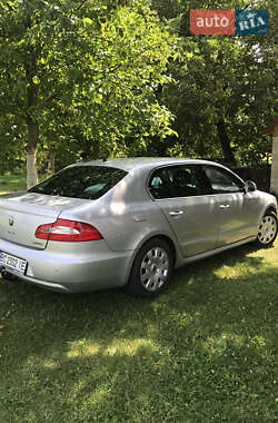 Лифтбек Skoda Superb 2009 в 
