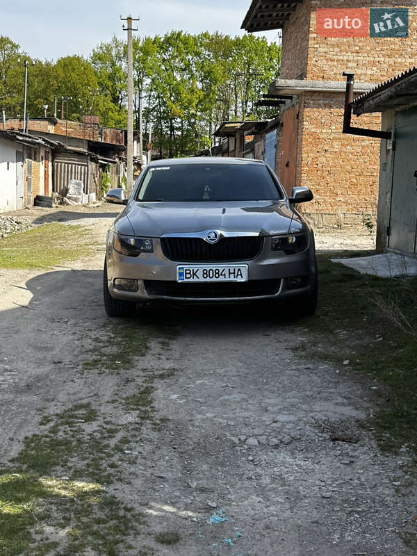 Ліфтбек Skoda Superb 2011 в Рівному