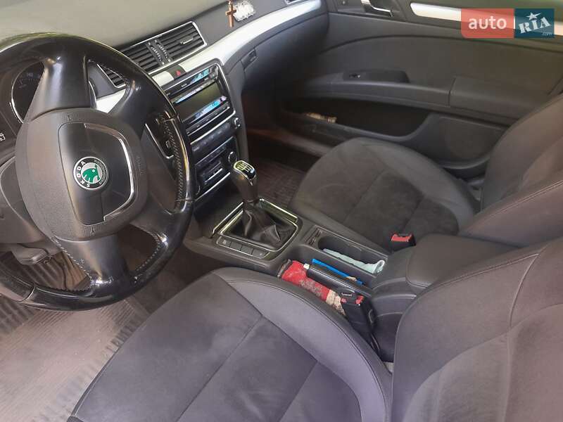 Лифтбек Skoda Superb 2013 в Кривом Роге