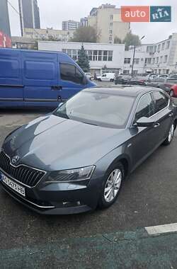 Лифтбек Skoda Superb 2016 в 