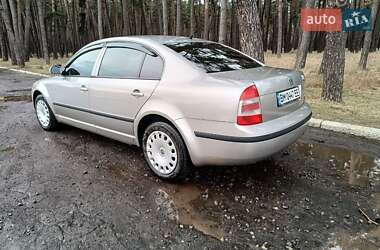 Лифтбек Skoda Superb 2006 в 