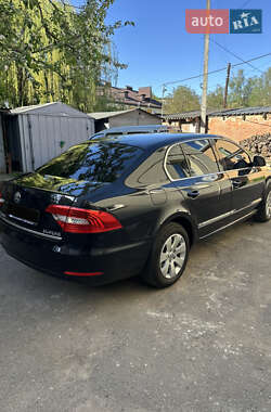 Лифтбек Skoda Superb 2013 в 