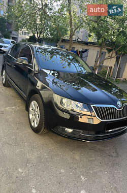 Лифтбек Skoda Superb 2013 в 