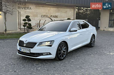 Ліфтбек Skoda Superb 2015 в Львові