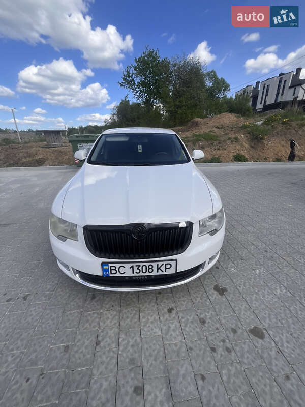 Лифтбек Skoda Superb 2013 в Львове