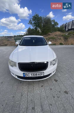 Лифтбек Skoda Superb 2013 в 