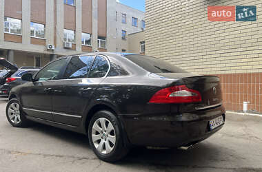 Лифтбек Skoda Superb 2013 в 