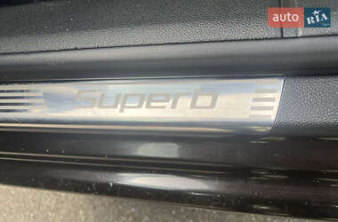 Лифтбек Skoda Superb 2013 в 