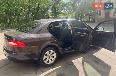 Лифтбек Skoda Superb 2013 в 