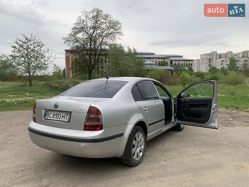 Ліфтбек Skoda Superb 2004 в Бориславі