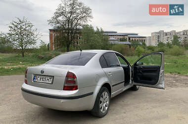 Лифтбек Skoda Superb 2004 в 