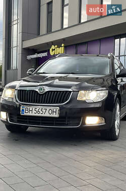 Универсал Skoda Superb 2012 в Львове