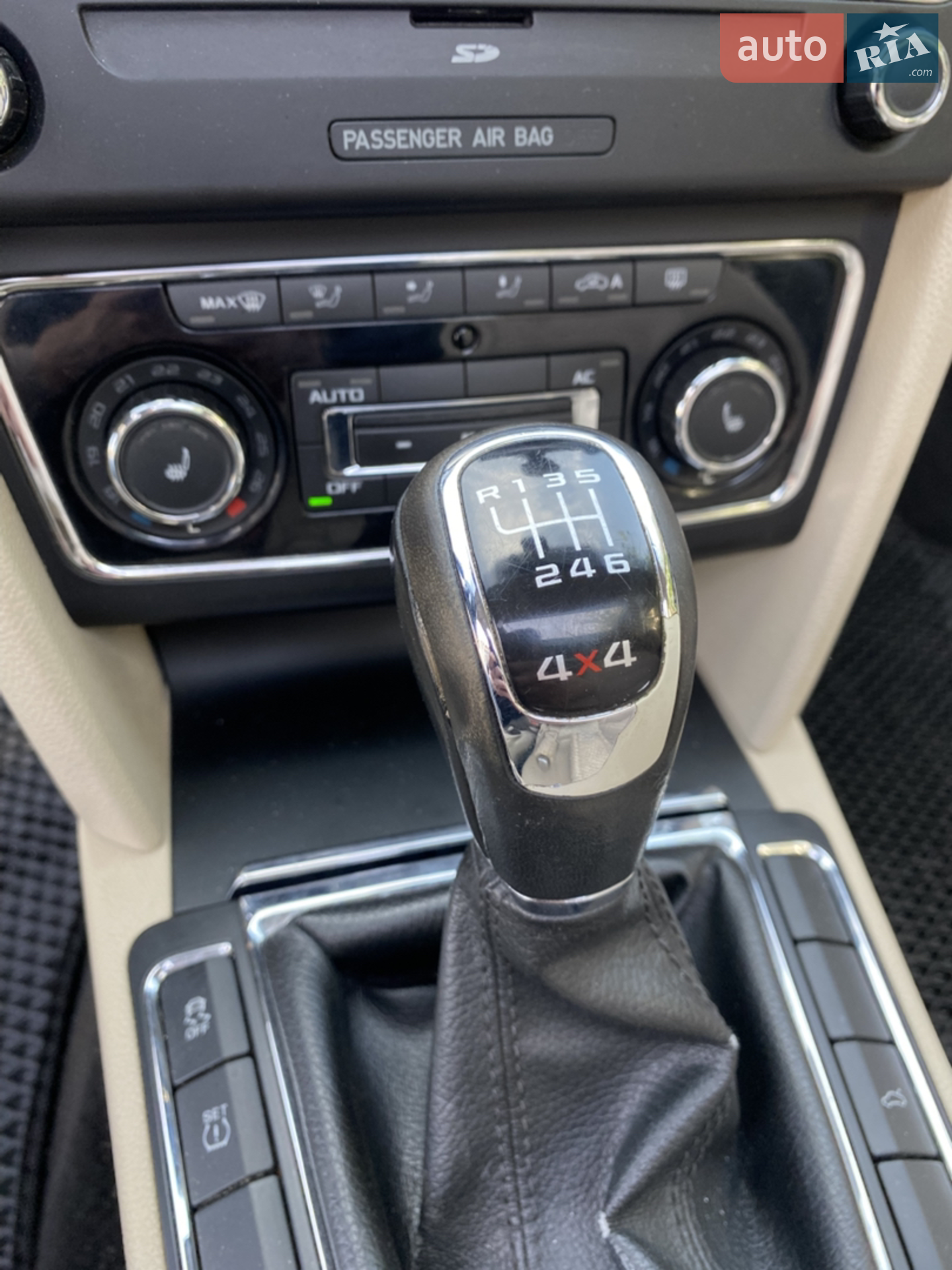 2010 Skoda Superb - мініатюра 2
